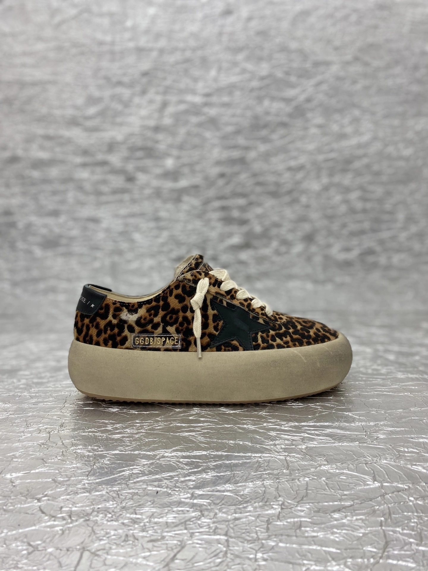 OOBB-- 6642 GWF00378.F003305.81472 GMF00378.F003305.81472 Space cowhide item:E-X362J2901T